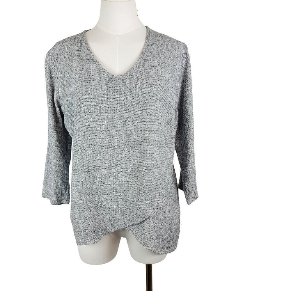 471 Too Fan Womens V‎ Neck Top Sz M Black White Textured Coastal